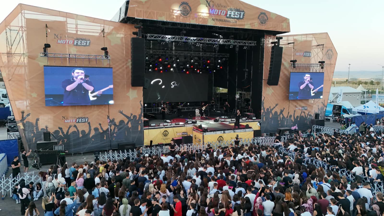 Ng Afyon Motofest�te �lk Gün Müzik Ve E�lenceyle Ba�lad��